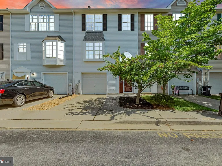9456 Sea Breeze Ct — Photo 1