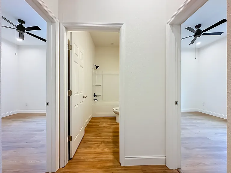2250 W 13th St — Photo 14