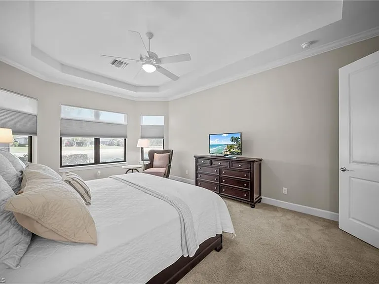 9361 Terresina Dr — Photo 15
