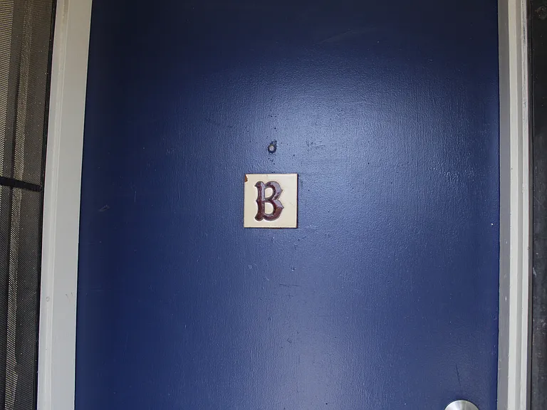 Updated 2 Bed 1 Bath Nob Hill Apartment Just 2 Blocks to UNM — Photo 6