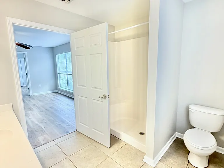 81 Lake Front Dr — Photo 18