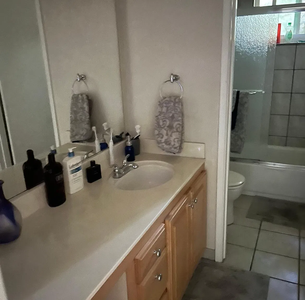 3 bed, 1408 sqft, $3,500 — Photo 2