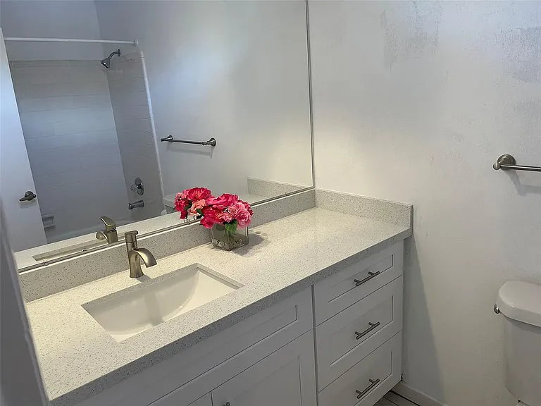 2722 Old Fort Rd — Photo 1