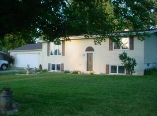 215 Bittersweet St, Payson, IL 62360