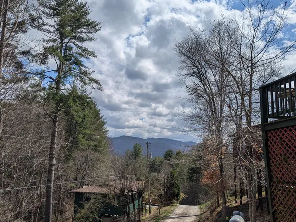 280 Leisure Ln #1, Burnsville, NC 28714