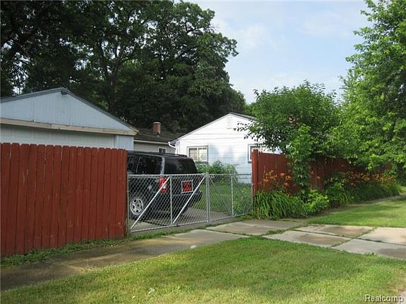 4th image of 13605 Fellrath St