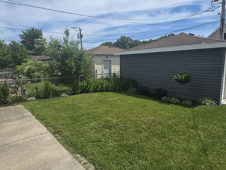 5605 Keystone Llc — Photo 3