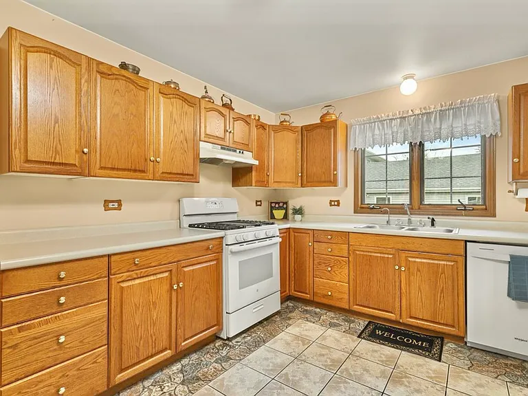 1248 S Lawler Ave — Photo 13