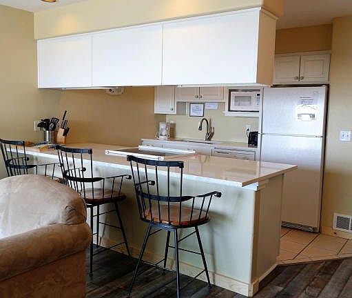 5th image of 5201 SW Us-101 Unit 307