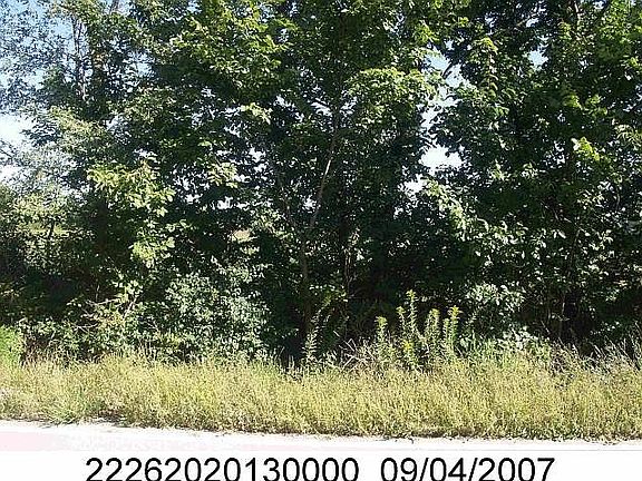 Street View; Wooded, Private