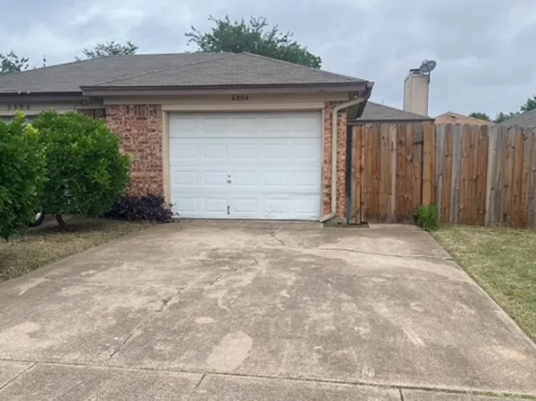 6804 S Creek Dr, Fort Worth, TX 76133