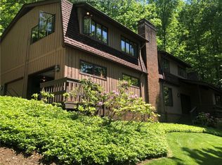 2 Hunter Point Rd, Charleston, WV 25314