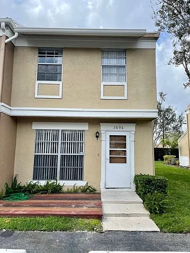2896 Edgehill Ln Photo 1