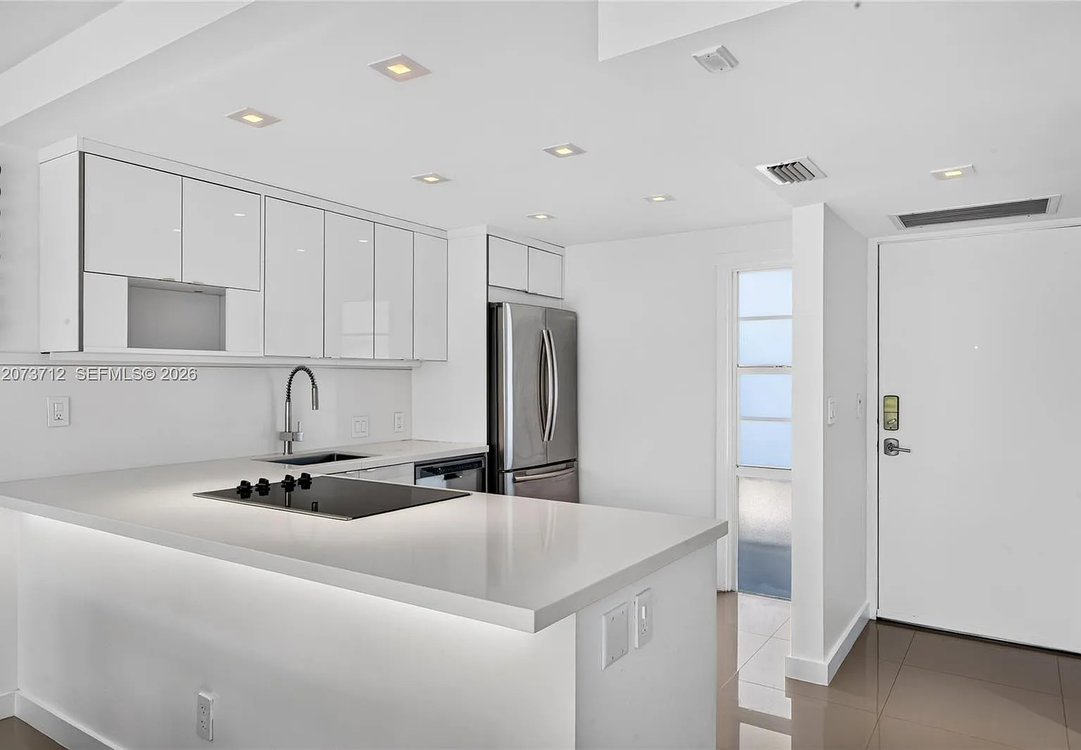 Bravura I Condo — Photo 2