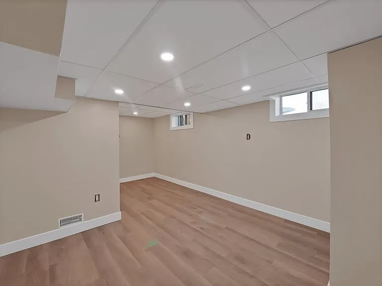597 Upper Ottawa St #2 — Photo 6