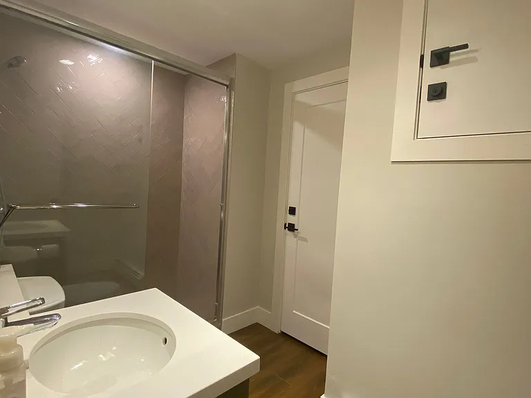 437 W 18th Ave #BASEMENT — Photo 7