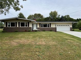 1715 Toepfer Rd, Akron, OH 44312