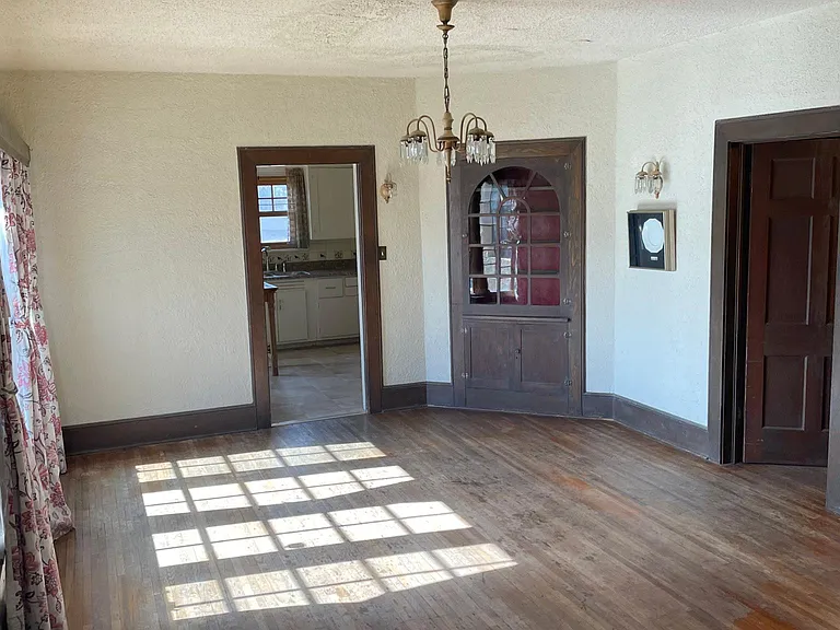 1701 Las Lomas Rd NE — Photo 8