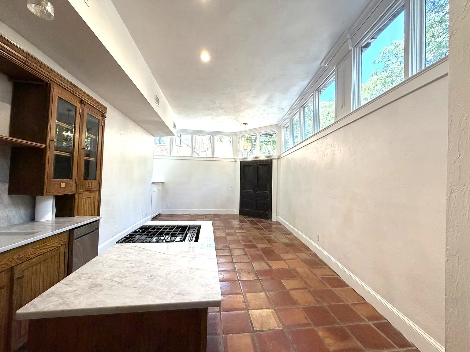 1 bed, 900 sqft, $3,400 — Photo 2