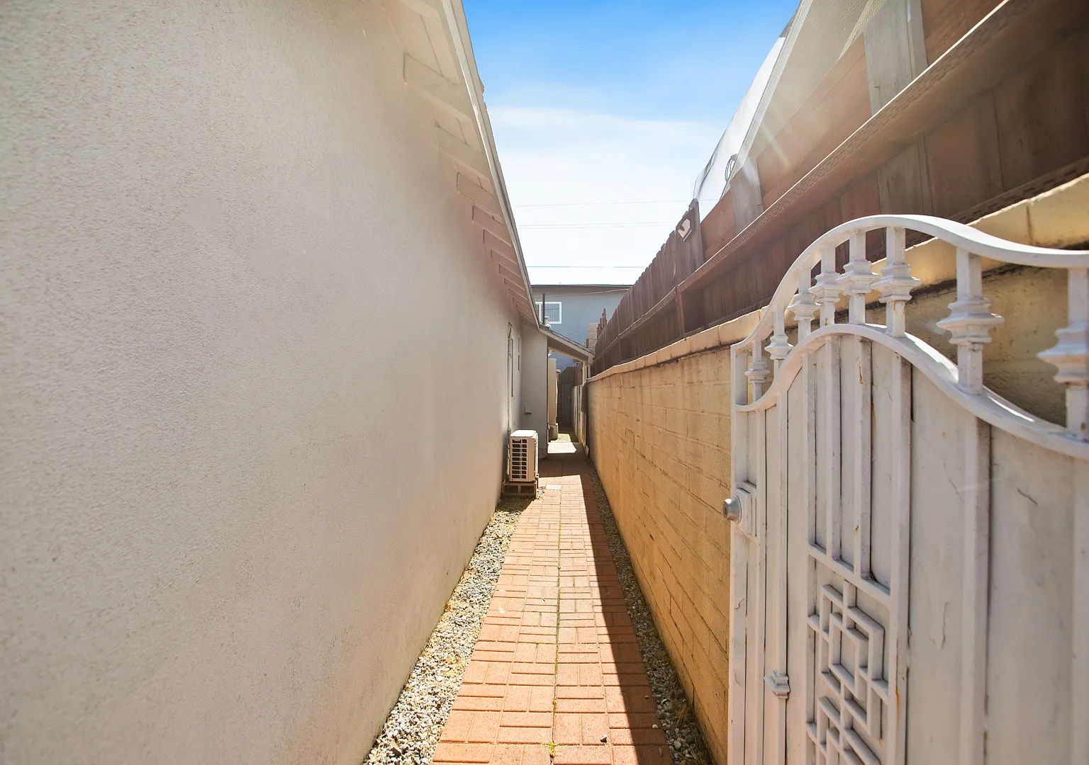 1 bed, 998 sqft, $1,400 — Photo 3