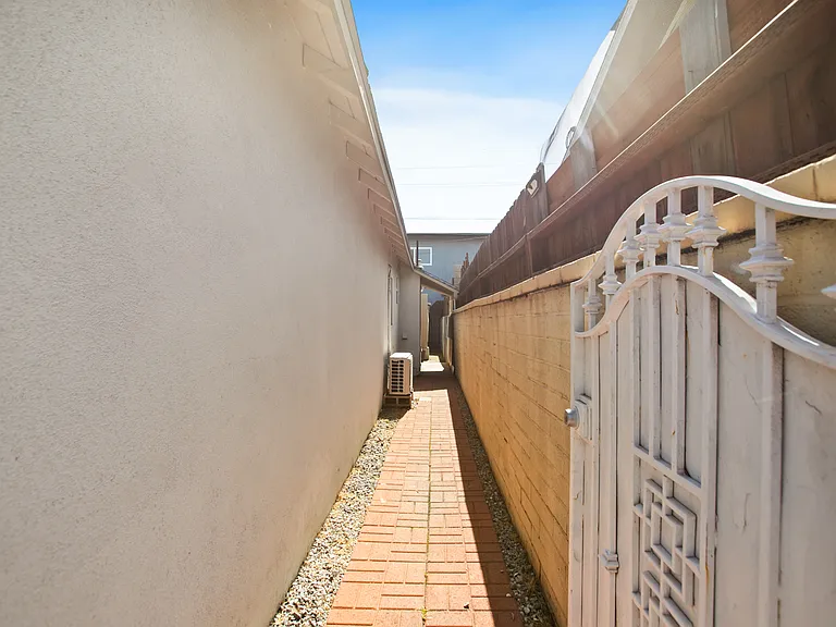 Side Gate Private Entrance