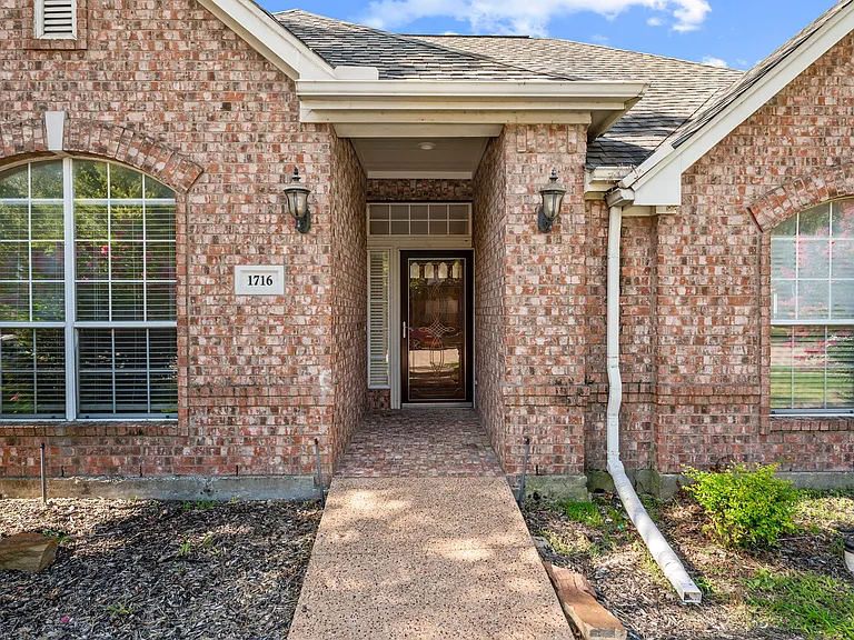 1716 Mapleleaf Falls Dr — Photo 27
