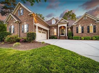 1003 Stonehill Ln, Matthews, NC 28104
