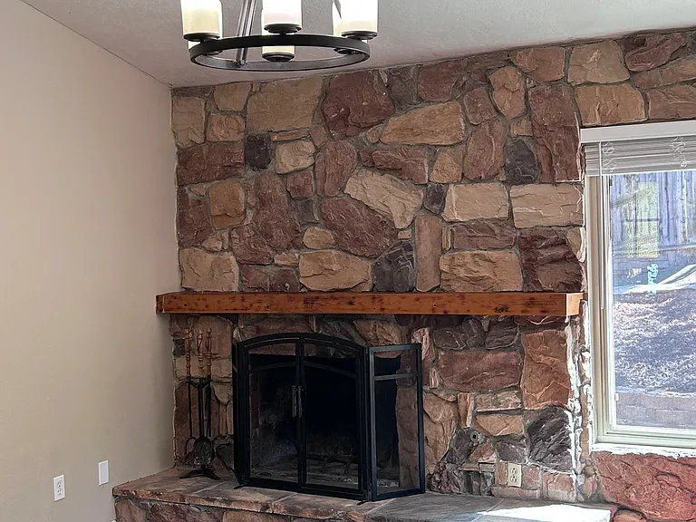 1313 Eagle Rock Ln — Photo 3