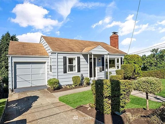 4th image of 2643 31st Ave W