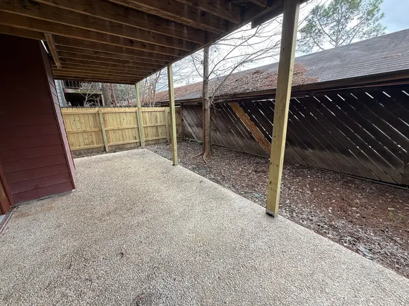 8250 Governor Dr APT 2, Baton Rouge, LA 70820