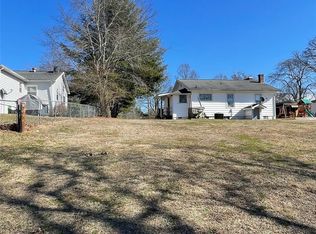 129 Crisp Ln #2, Hendersonville, NC 28739