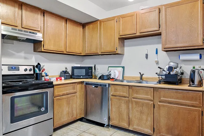 72 W 880 N — Photo 3