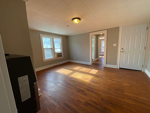 3rd image of 349 S Wood St APT 3