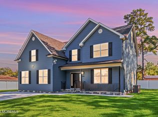 1032 3rd Ave, Toms River, NJ