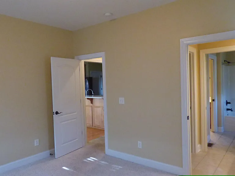 100 Mayfair Ct — Photo 23