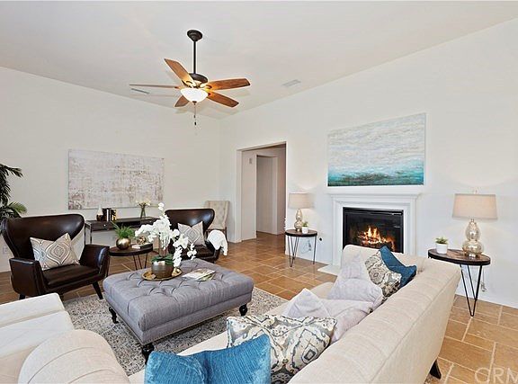 Spacious family room perfect for entertaining