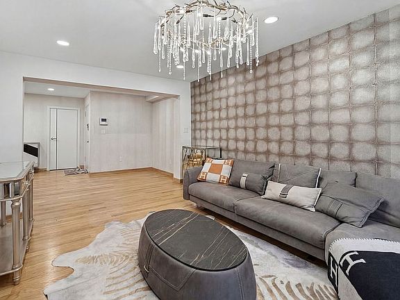 5th image of 2546 E 13th St APT E16