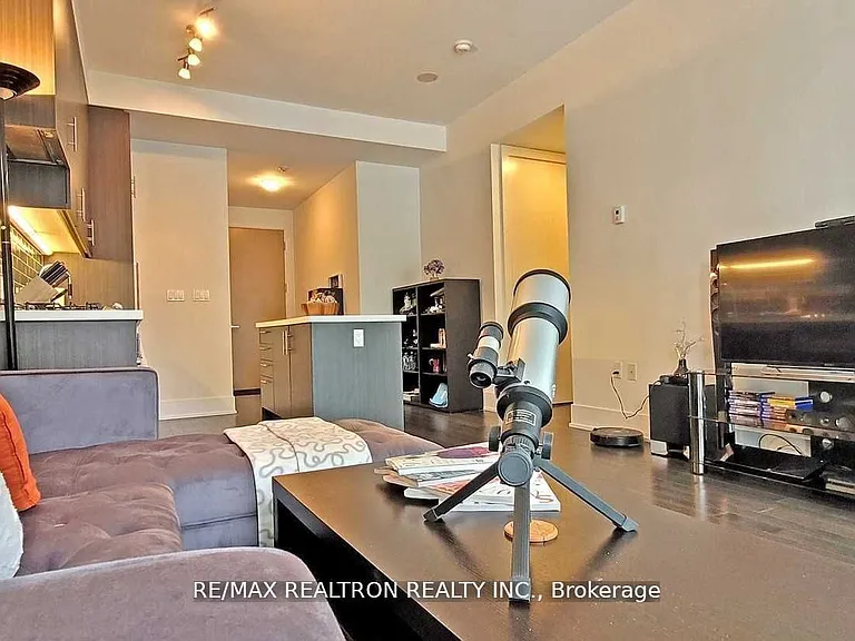 39 Queens Quay E #734 — Photo 7