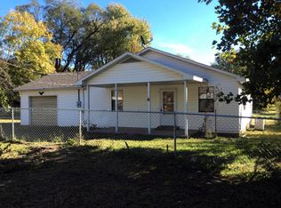 210 N Flint Ave, Bolivar, MO 65613