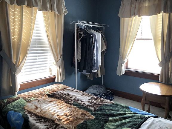 2nd image of 84 Park St