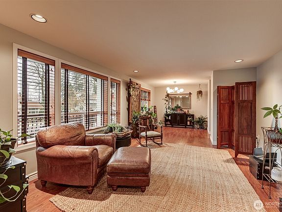 4th image of 18201 Vineway Place