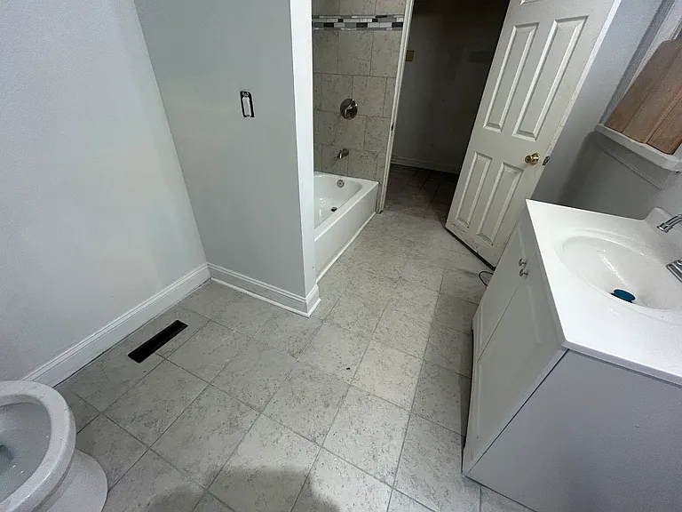 4163 Ridge Ave #1A — Photo 30