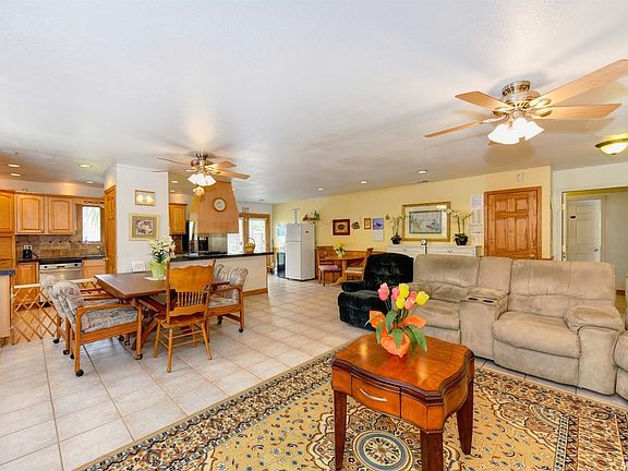 5th image of 5704 Mount Hood Ct