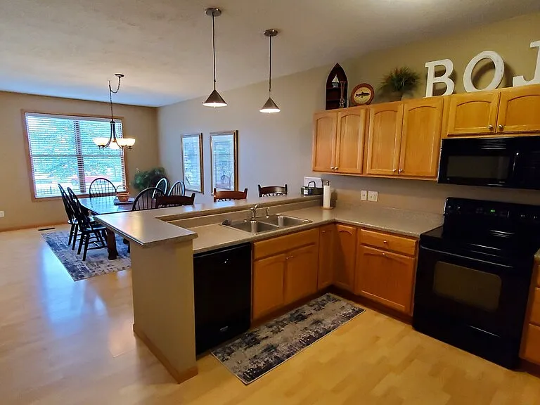 213 S Okoboji Grove Rd #D101 — Photo 4