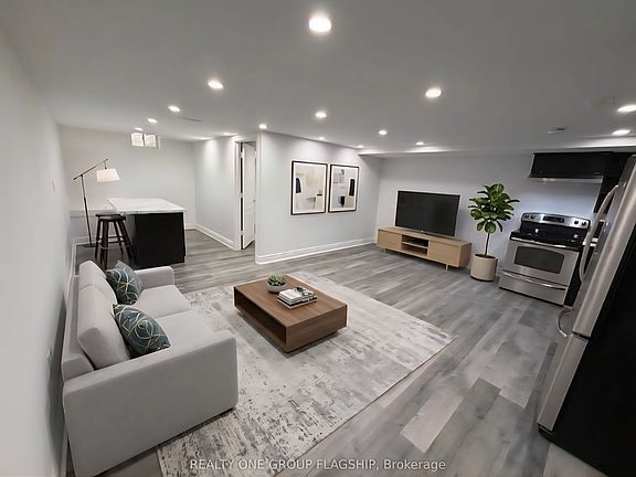 3rd image of 521 Thompson Rd S #1