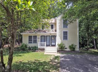 5601 Woods Walk Rd, Midlothian, VA 23112