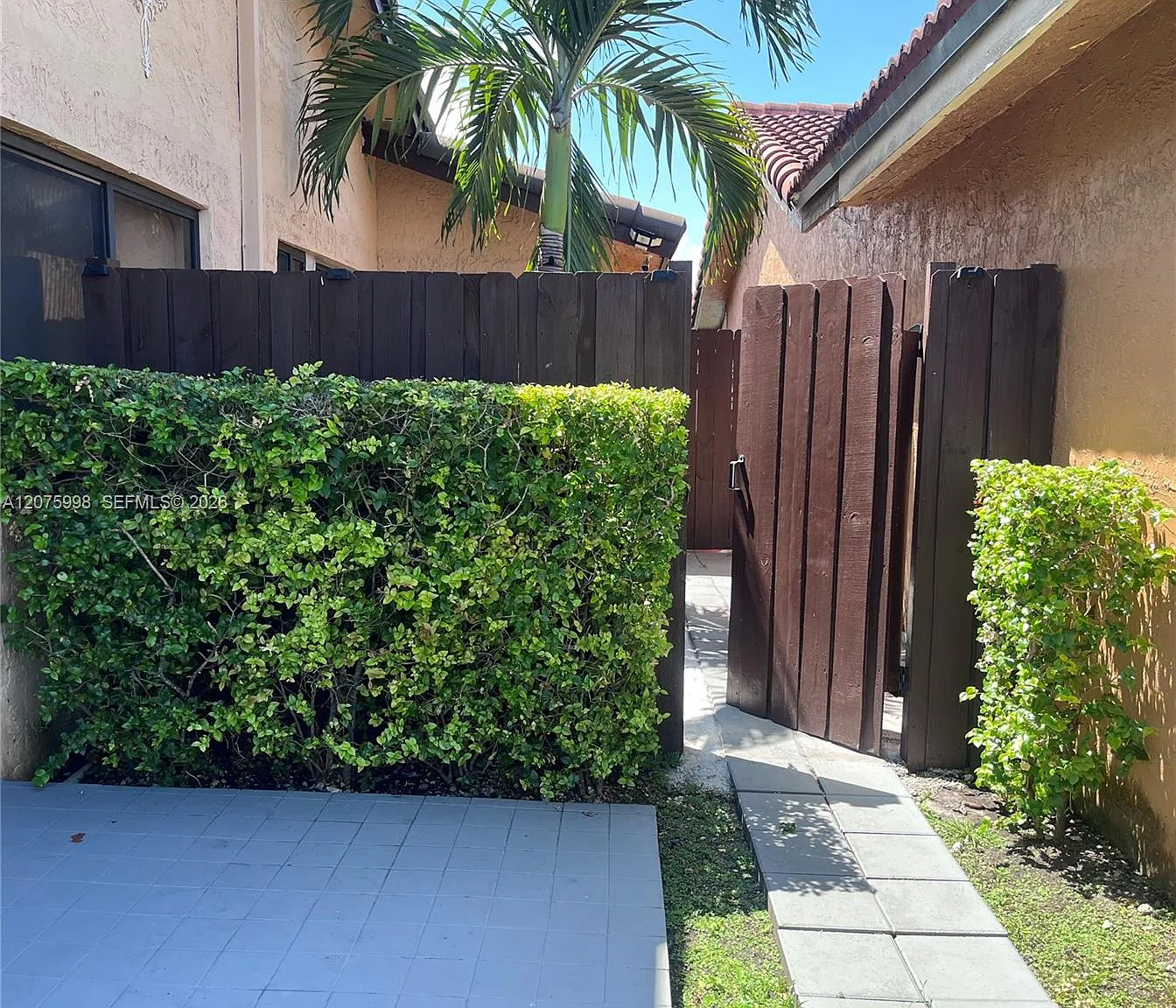 Tamiami Lakes Sec 4 — Photo 1