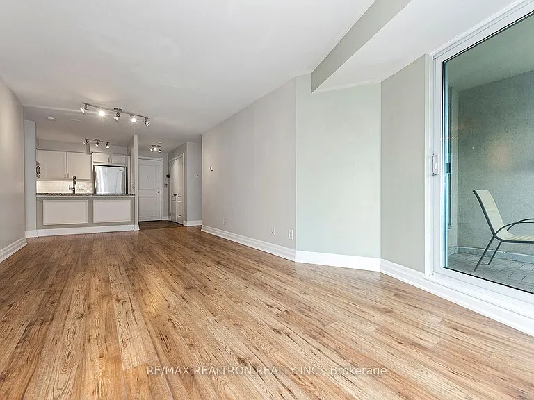 2111 Lake Shore Blvd W #505 — Photo 11