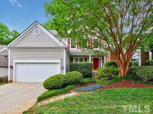 100 Colinsburgh Ct, Cary, NC 27518
