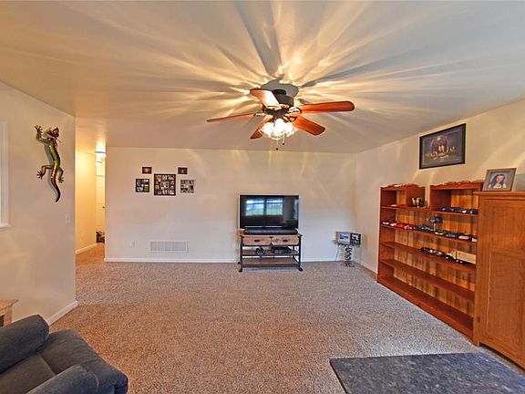 4th image of 1012 Powers Blvd